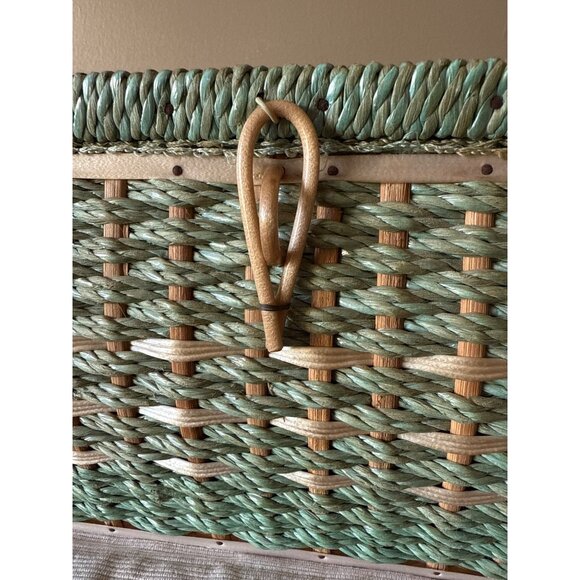 Vintage Dritz Wicker Sewing Basket With Floral Lining & Snap Closure and Handle - Picture 6 of 16
